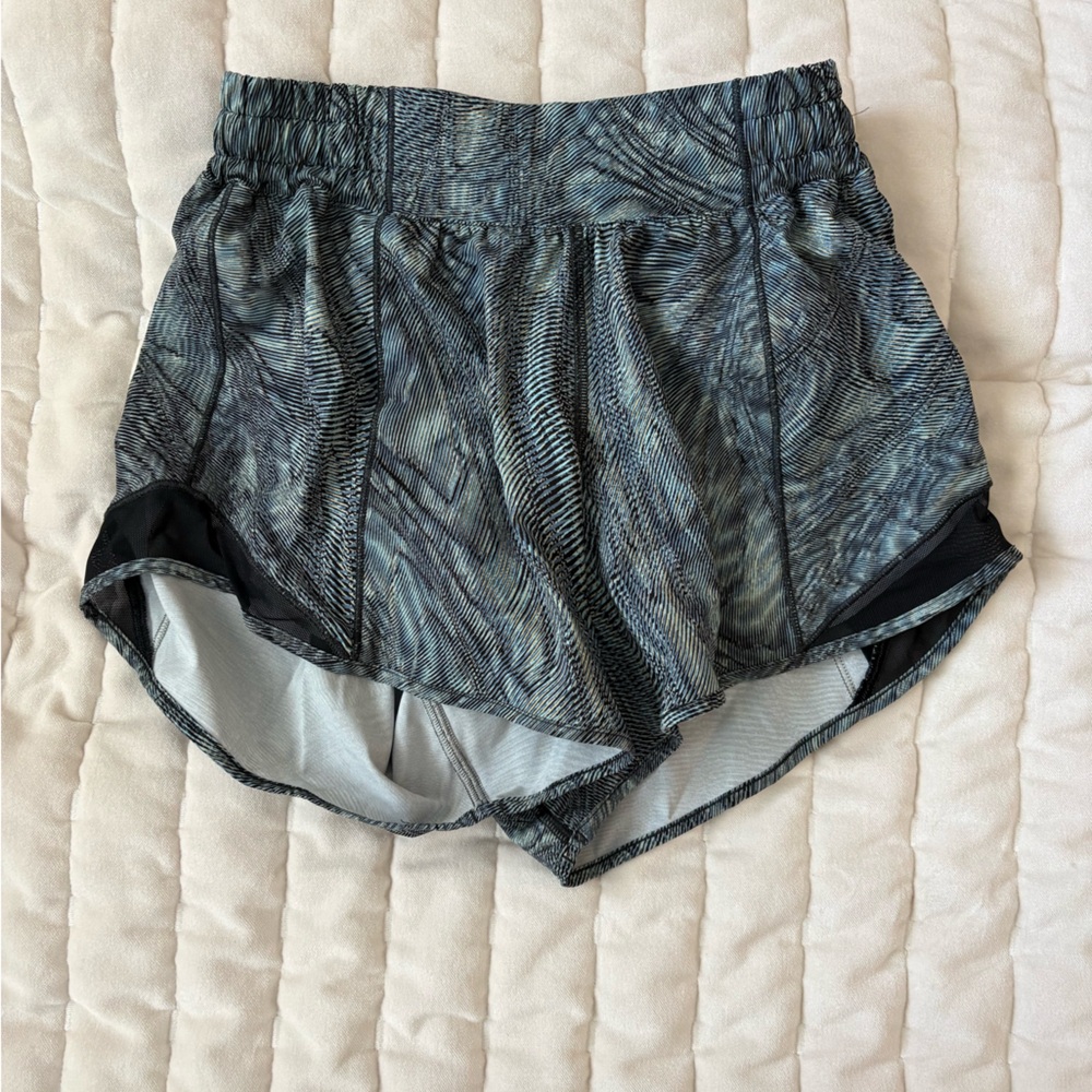lululemon athletica Women's Black and Gray Patterned Athletic Shorts